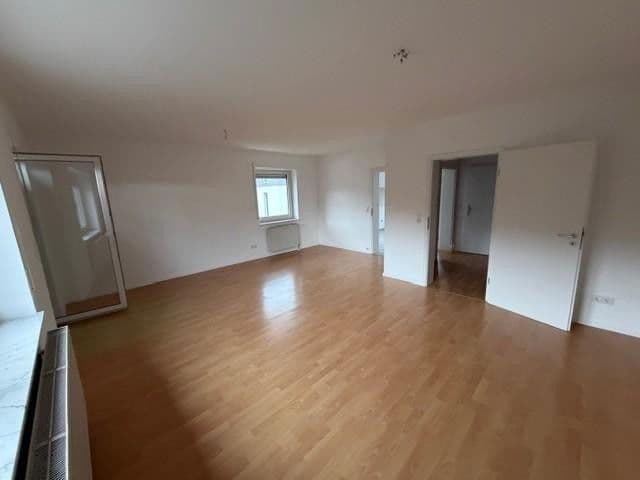 Prenájom bytu 4-izbový 120 m², Kasseler Straße 55, Großalmerode, Hesensko Prenájom bytu 4-izbový 120 m², Kasseler Straße 55, Großalmerode, Hesensko