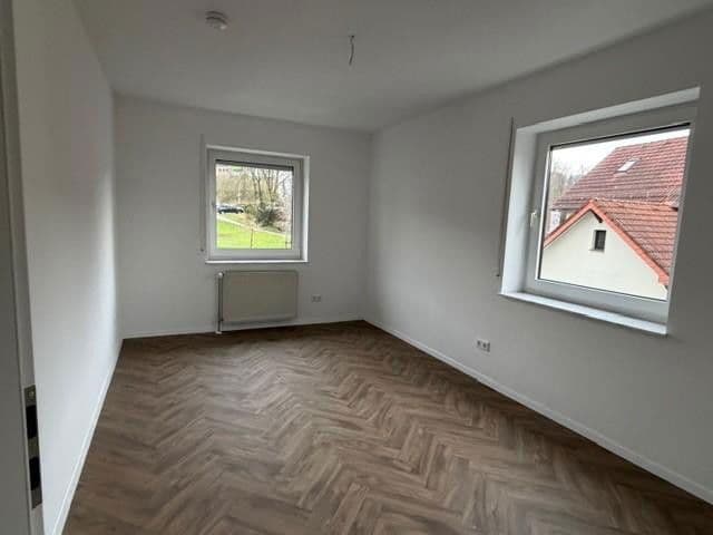 Prenájom bytu 4-izbový 120 m², Kasseler Straße 55, Großalmerode, Hesensko Prenájom bytu 4-izbový 120 m², Kasseler Straße 55, Großalmerode, Hesensko