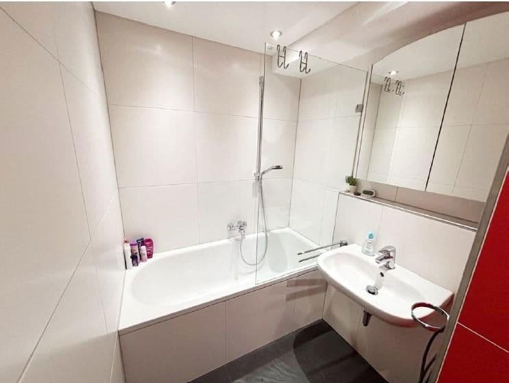 Prenájom bytu 3-izbový 77 m², Filderstadt, Bádensko-Wurttembersko Prenájom bytu 3-izbový 77 m², Filderstadt, Bádensko-Wurttembersko