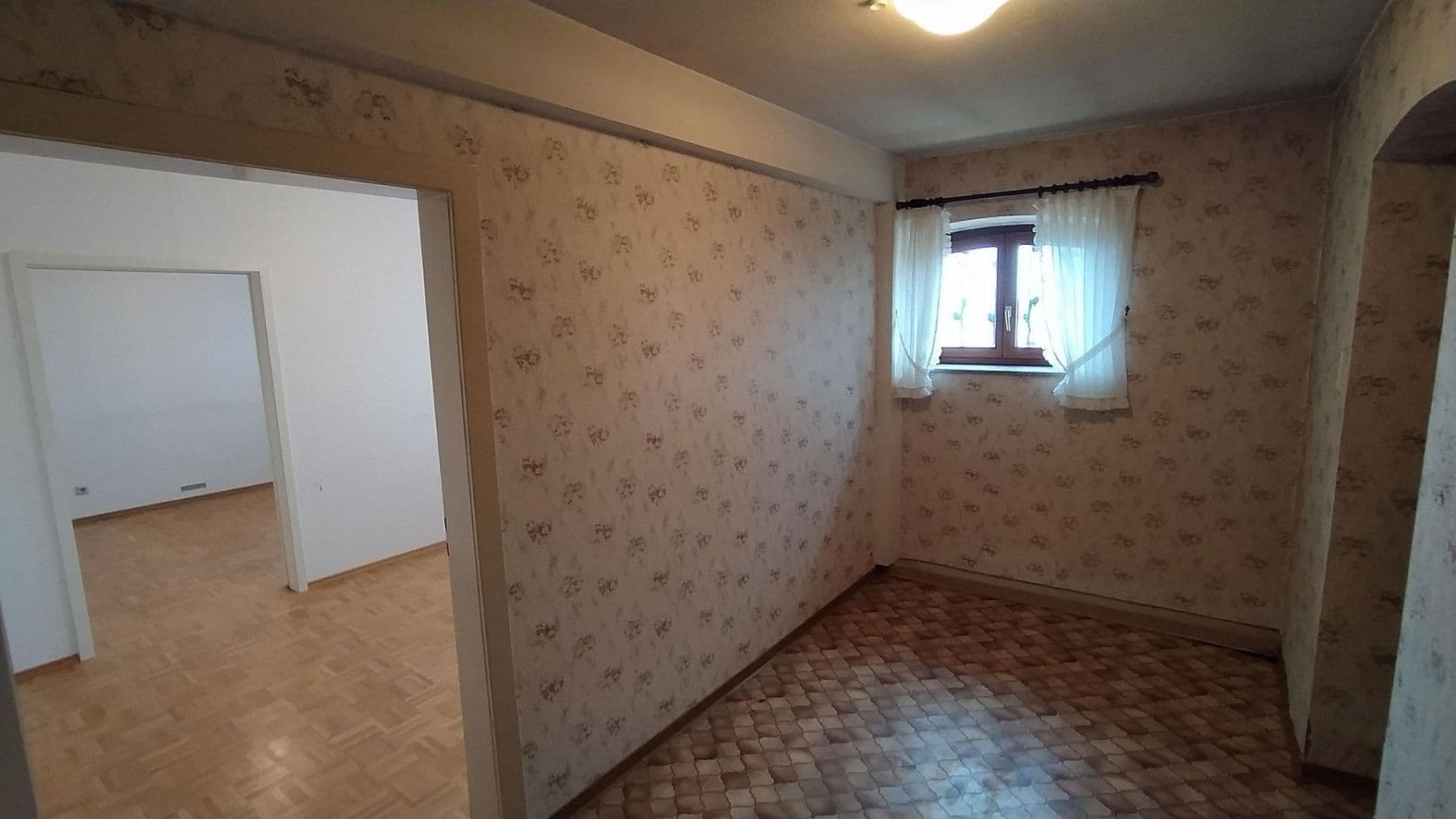 Predaj domu 253 m², pozemek 593 m², Hegelstraße 1, Weinheim, Bádensko-Wurttembersko Predaj domu 253 m², pozemek 593 m², Hegelstraße 1, Weinheim, Bádensko-Wurttembersko