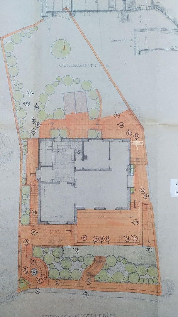 Predaj domu 253 m², pozemek 593 m², Hegelstraße 1, Weinheim, Bádensko-Wurttembersko Predaj domu 253 m², pozemek 593 m², Hegelstraße 1, Weinheim, Bádensko-Wurttembersko