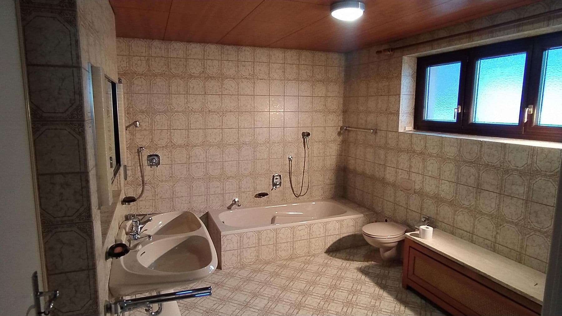 Predaj domu 253 m², pozemek 593 m², Hegelstraße 1, Weinheim, Bádensko-Wurttembersko Predaj domu 253 m², pozemek 593 m², Hegelstraße 1, Weinheim, Bádensko-Wurttembersko