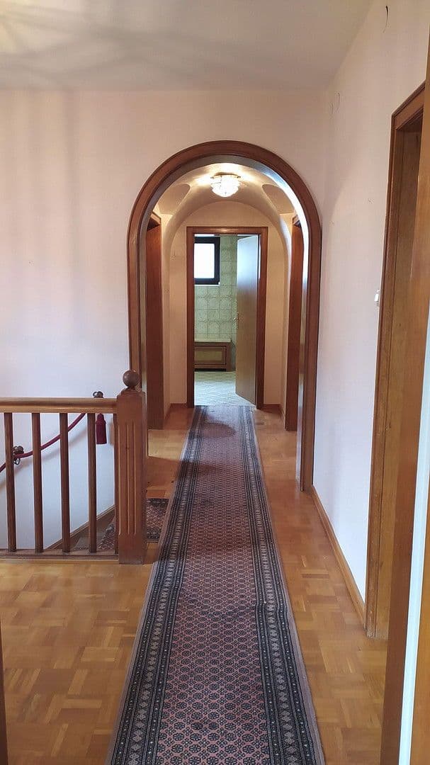 Predaj domu 253 m², pozemek 593 m², Hegelstraße 1, Weinheim, Bádensko-Wurttembersko Predaj domu 253 m², pozemek 593 m², Hegelstraße 1, Weinheim, Bádensko-Wurttembersko