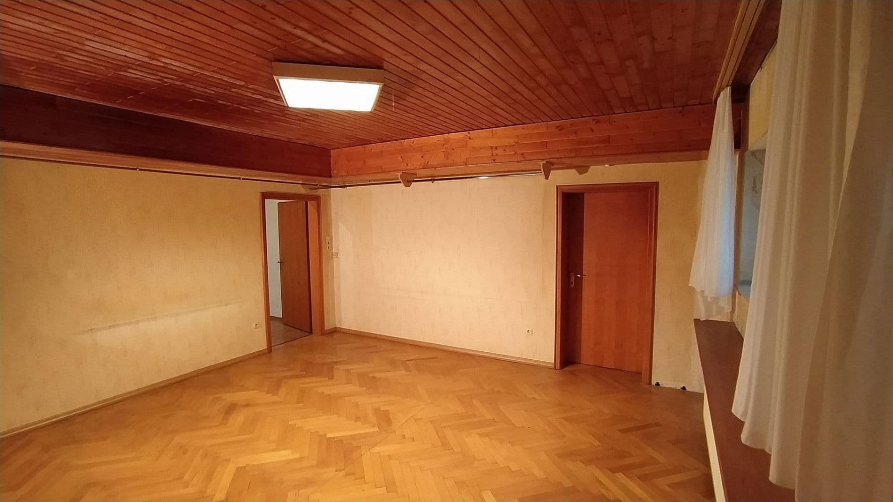 Predaj domu 253 m², pozemek 593 m², Hegelstraße 1, Weinheim, Bádensko-Wurttembersko Predaj domu 253 m², pozemek 593 m², Hegelstraße 1, Weinheim, Bádensko-Wurttembersko