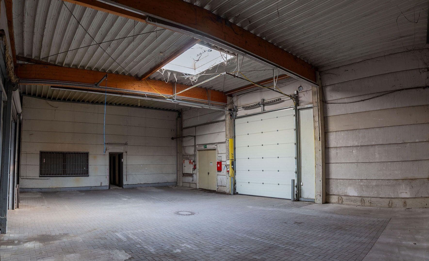 Prenájom nebytového priestoru 12.190 m², Otto-Lilienthal-Straße 44, Dinslaken, Severné Porýnie - Westfálsko Prenájom nebytového priestoru 12.190 m², Otto-Lilienthal-Straße 44, Dinslaken, Severné Porýnie - Westfálsko