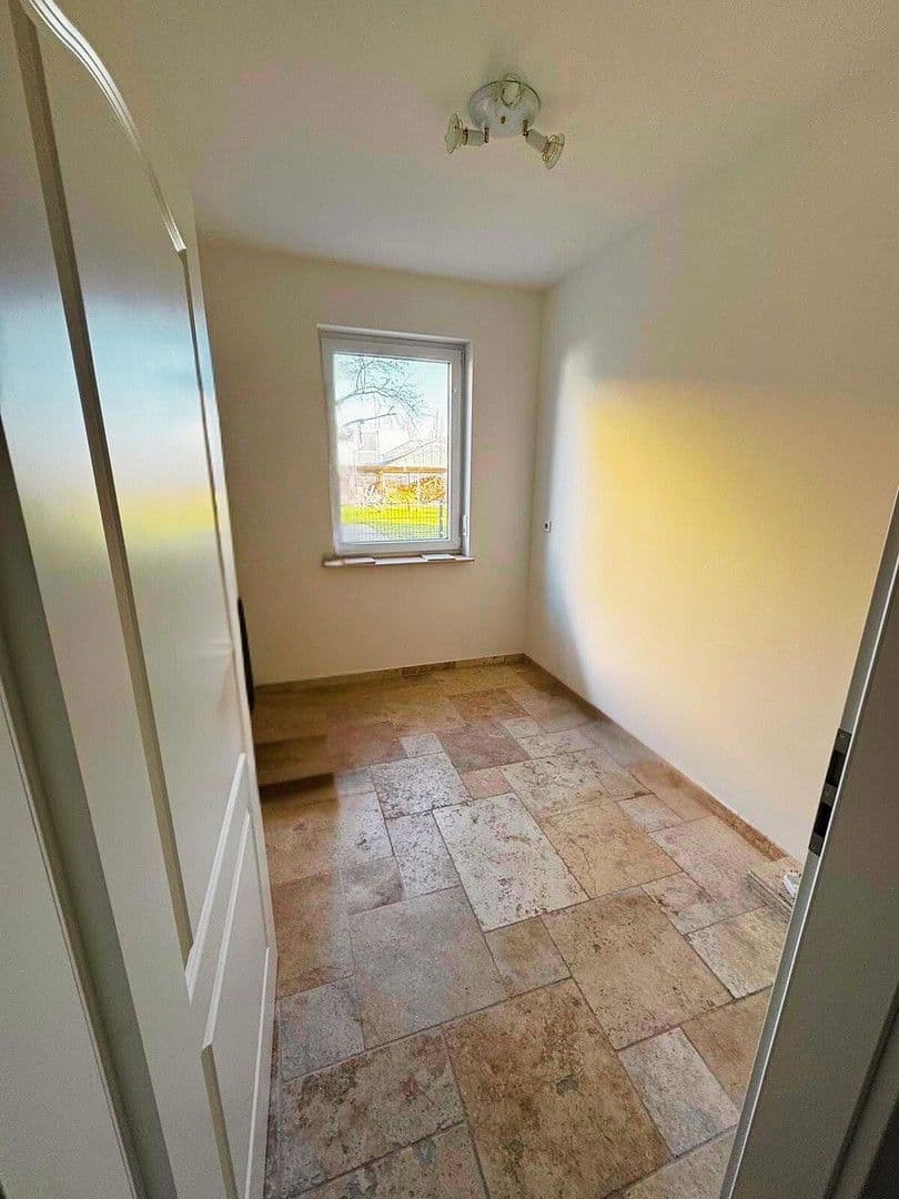 Prenájom bytu 4-izbový 109 m², Kassel, Hesensko Prenájom bytu 4-izbový 109 m², Kassel, Hesensko