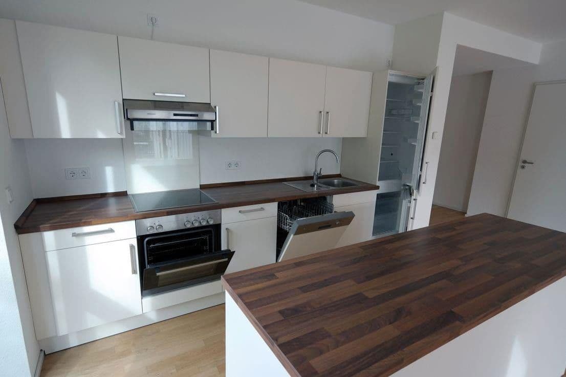 Prenájom bytu 3-izbový 93 m², Oberursel (Taunus), Hesensko Prenájom bytu 3-izbový 93 m², Oberursel (Taunus), Hesensko