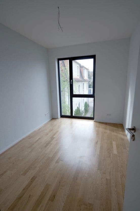 Prenájom bytu 3-izbový 93 m², Oberursel (Taunus), Hesensko Prenájom bytu 3-izbový 93 m², Oberursel (Taunus), Hesensko