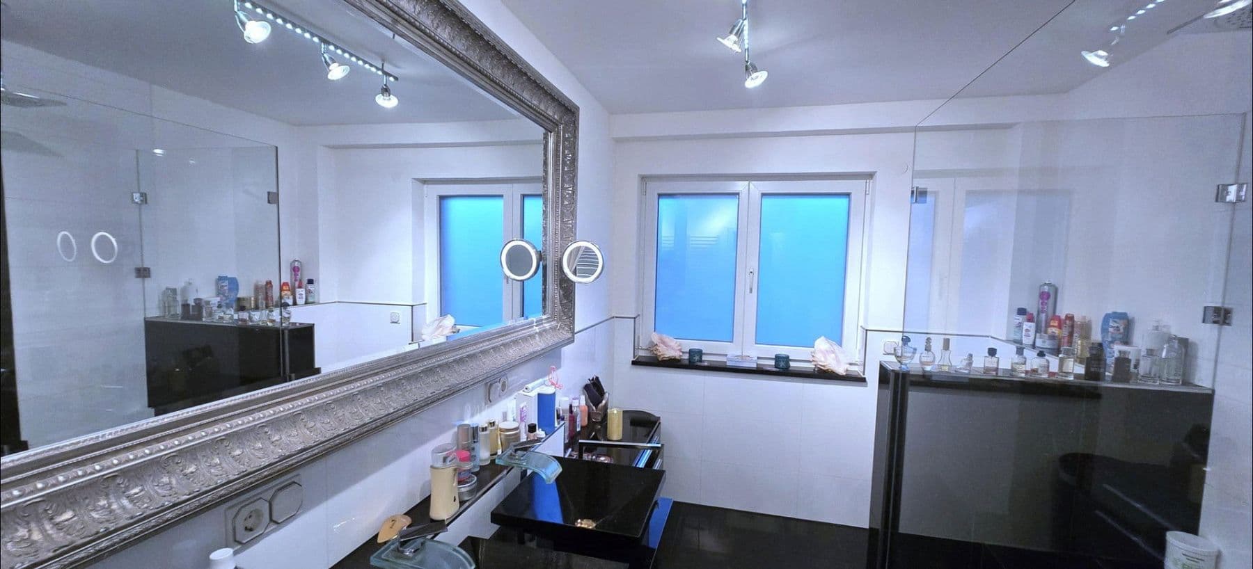 Predaj domu 420 m², pozemek 5.300 m², Wenzendorf, Dolné Sasko Predaj domu 420 m², pozemek 5.300 m², Wenzendorf, Dolné Sasko