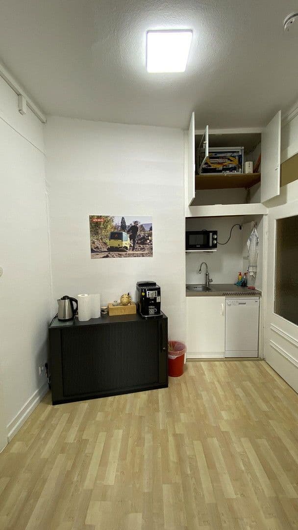 Prenájom kancelárie 82 m², Karlsruhe, Bádensko-Wurttembersko Prenájom kancelárie 82 m², Karlsruhe, Bádensko-Wurttembersko