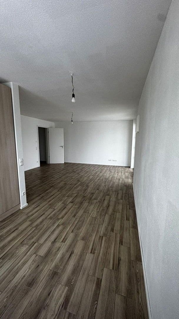 Prenájom bytu 2-izbový 70 m², Germering, Bavorsko Prenájom bytu 2-izbový 70 m², Germering, Bavorsko