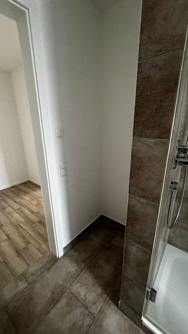 Prenájom bytu 2-izbový 70 m², Germering, Bavorsko Prenájom bytu 2-izbový 70 m², Germering, Bavorsko