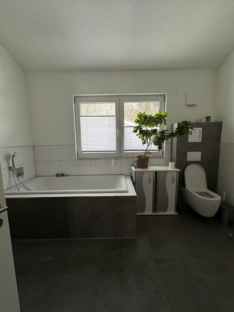 Prenájom domu 185 m², pozemek 250 m², Alte Gärtnerei 24/3, Amstetten, Bádensko-Wurttembersko Prenájom domu 185 m², pozemek 250 m², Alte Gärtnerei 24/3, Amstetten, Bádensko-Wurttembersko
