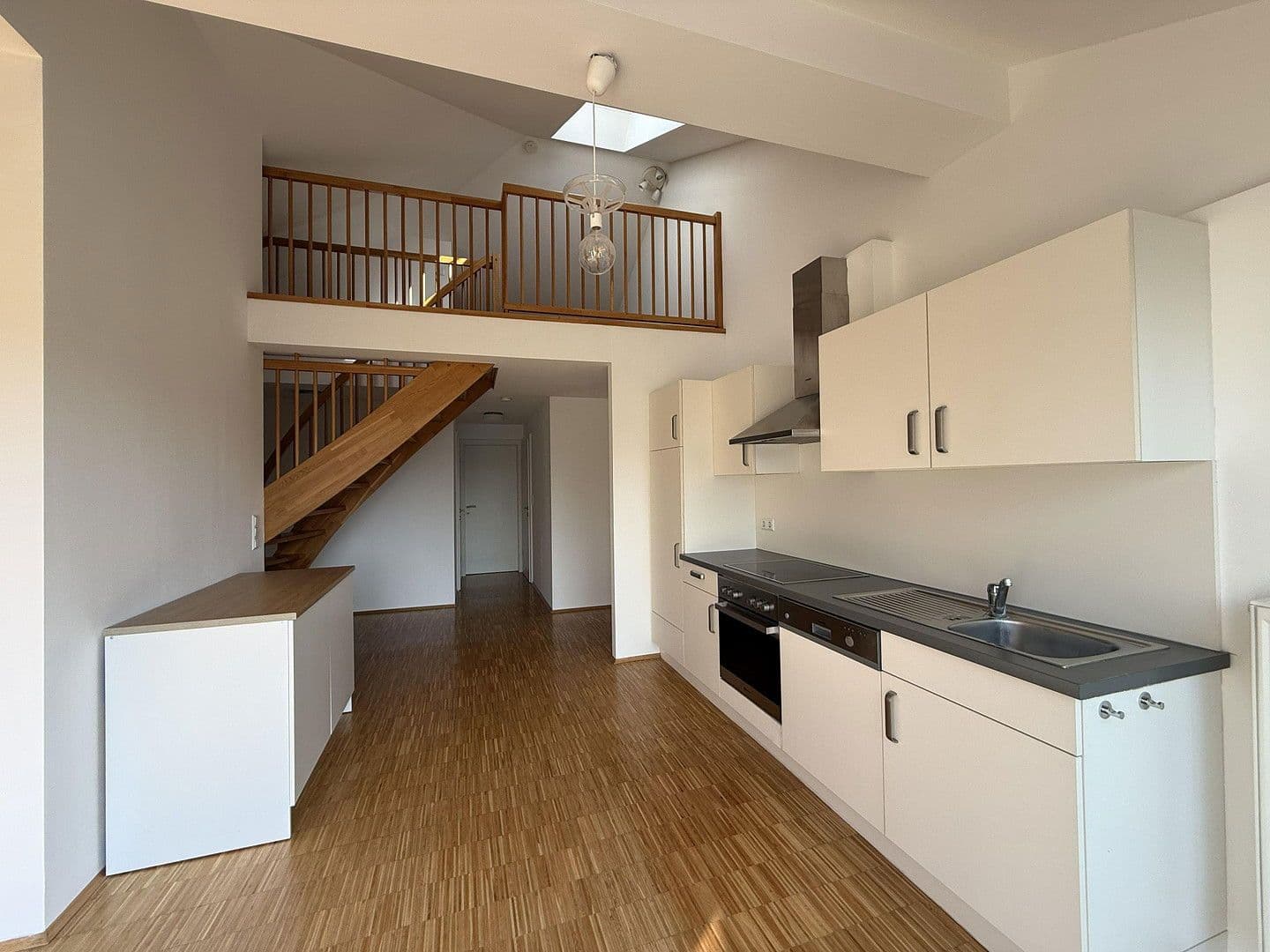 Prenájom bytu 3-izbový 138 m², Beethovenstraße 24/8, Graz, Štajersko Prenájom bytu 3-izbový 138 m², Beethovenstraße 24/8, Graz, Štajersko