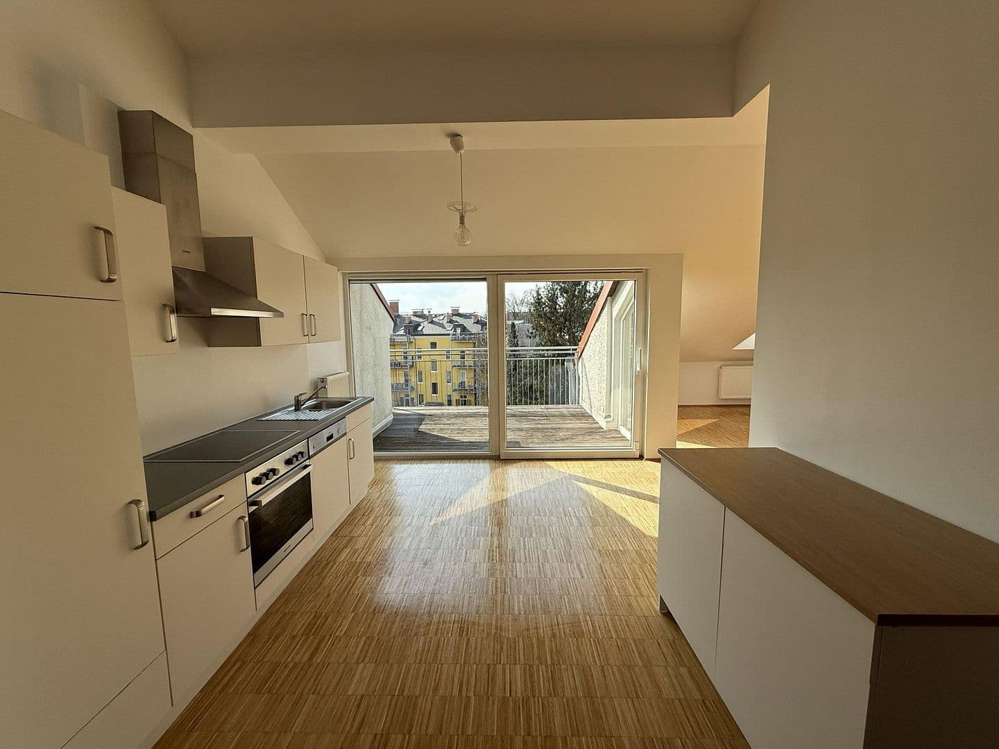 Prenájom bytu 3-izbový 138 m², Beethovenstraße 24/8, Graz, Štajersko Prenájom bytu 3-izbový 138 m², Beethovenstraße 24/8, Graz, Štajersko