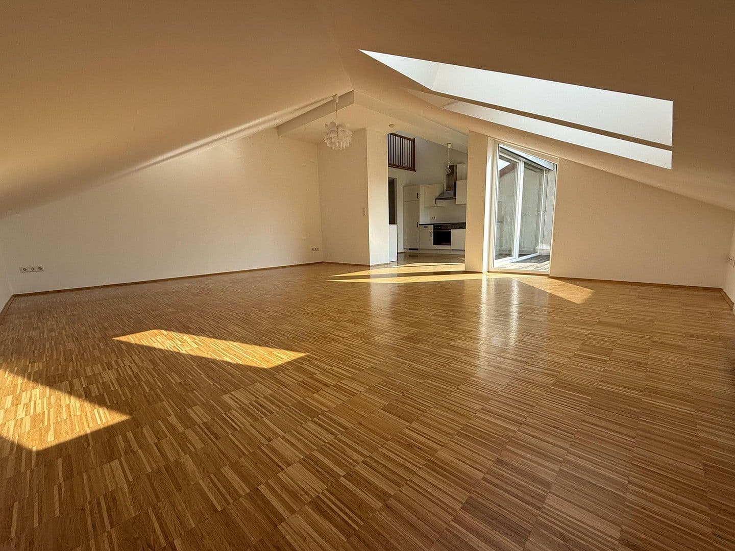 Prenájom bytu 3-izbový 138 m², Beethovenstraße 24/8, Graz, Štajersko Prenájom bytu 3-izbový 138 m², Beethovenstraße 24/8, Graz, Štajersko