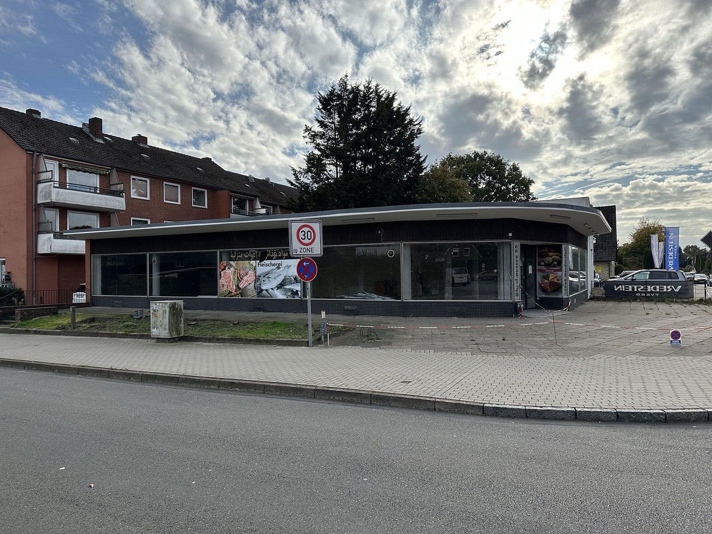 Prenájom nebytového priestoru 430 m², Ohechaussee 55, Norderstedt, Šlezvicko-Holštajnsko Prenájom nebytového priestoru 430 m², Ohechaussee 55, Norderstedt, Šlezvicko-Holštajnsko