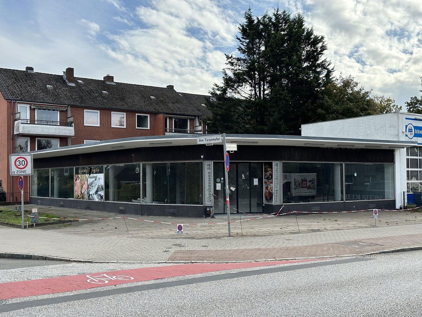 Prenájom nebytového priestoru 430 m², Ohechaussee 55, Norderstedt, Šlezvicko-Holštajnsko Prenájom nebytového priestoru 430 m², Ohechaussee 55, Norderstedt, Šlezvicko-Holštajnsko