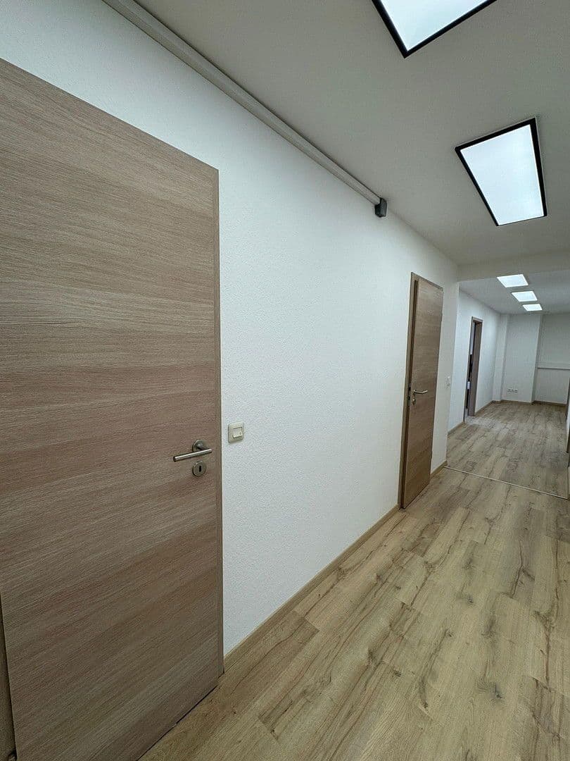 Predaj kancelárie 220 m², Pillenreuther Str. 14, Nürnberg, Bavorsko Predaj kancelárie 220 m², Pillenreuther Str. 14, Nürnberg, Bavorsko