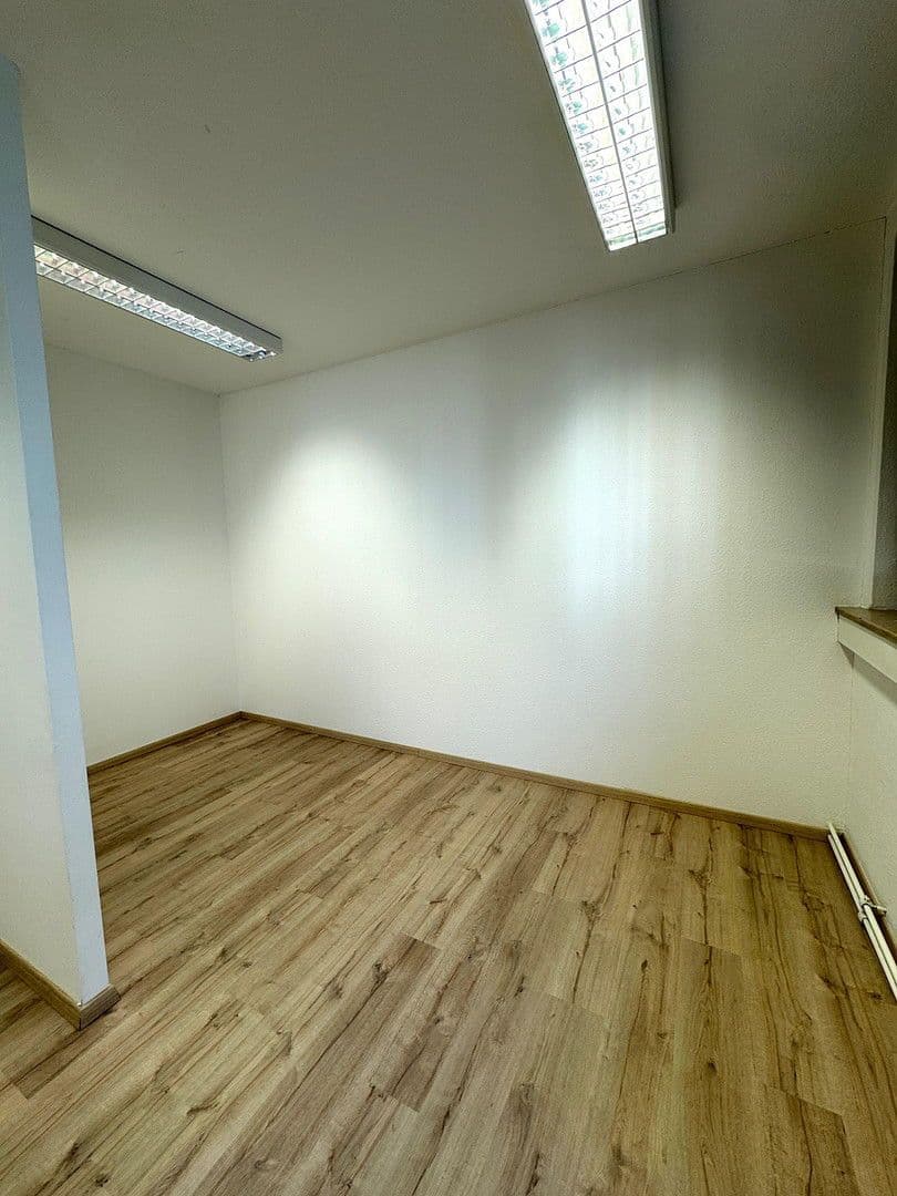 Predaj kancelárie 220 m², Pillenreuther Str. 14, Nürnberg, Bavorsko Predaj kancelárie 220 m², Pillenreuther Str. 14, Nürnberg, Bavorsko