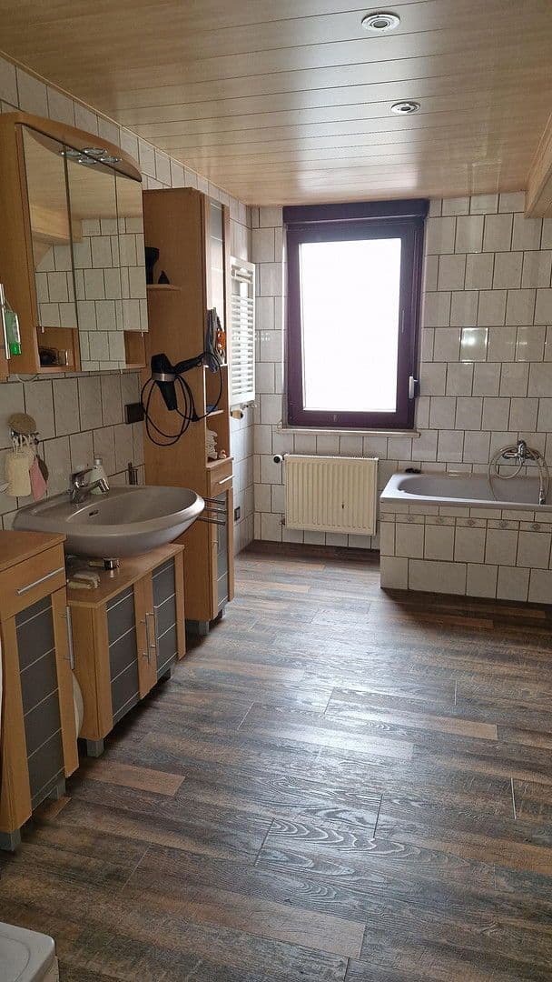 Predaj domu 138 m², pozemek 250 m², Worms, Porýnie-Falcko Predaj domu 138 m², pozemek 250 m², Worms, Porýnie-Falcko