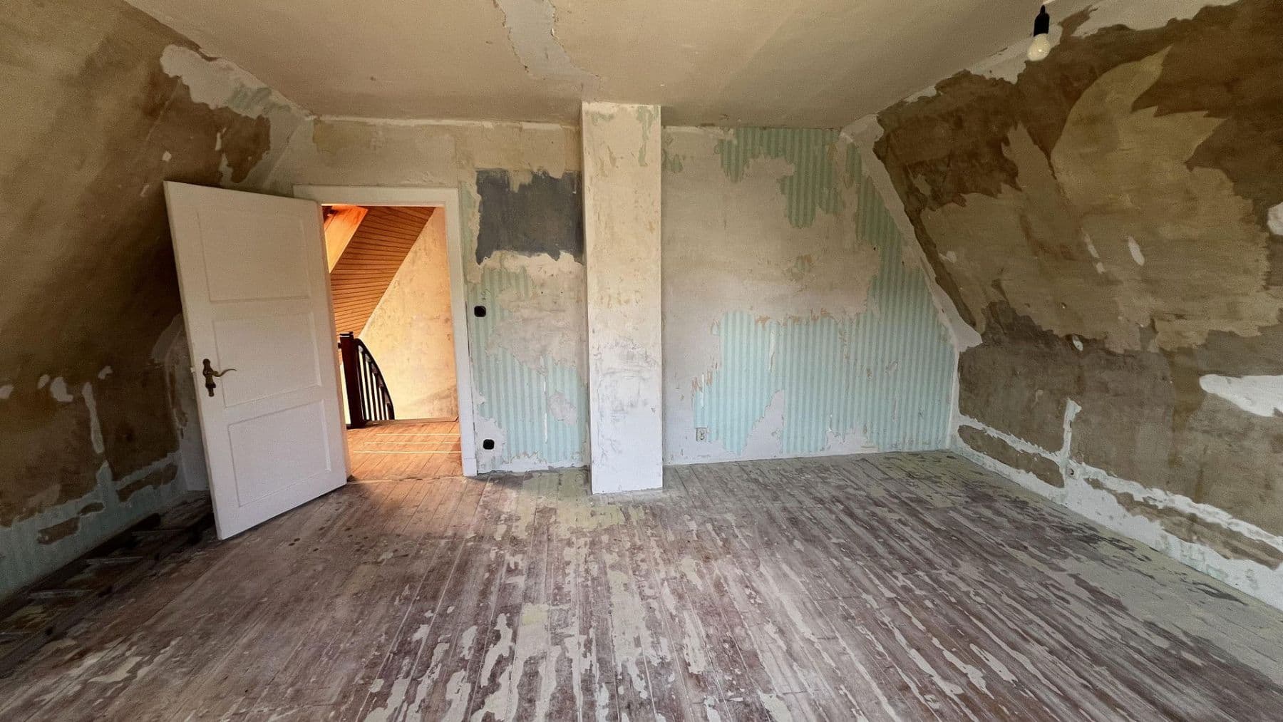 Predaj domu 130 m², pozemek 892 m², Hamburg, Hamburg Predaj domu 130 m², pozemek 892 m², Hamburg, Hamburg