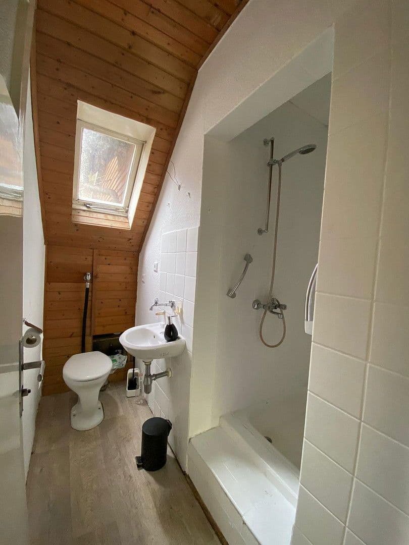 Predaj domu 151 m², pozemek 722 m², Büchenbronner Straße 71, Pforzheim, Bádensko-Wurttembersko Predaj domu 151 m², pozemek 722 m², Büchenbronner Straße 71, Pforzheim, Bádensko-Wurttembersko