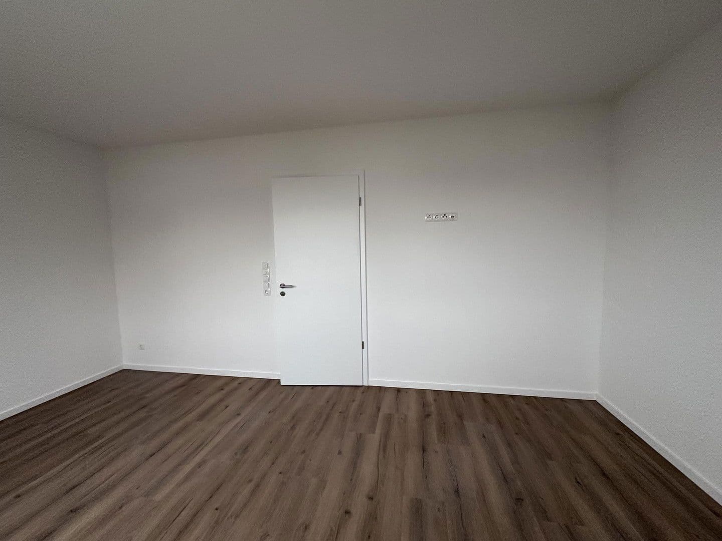 Prenájom domu 127 m², pozemek 160 m², Rennweg 54, Andernach, Porýnie-Falcko Prenájom domu 127 m², pozemek 160 m², Rennweg 54, Andernach, Porýnie-Falcko