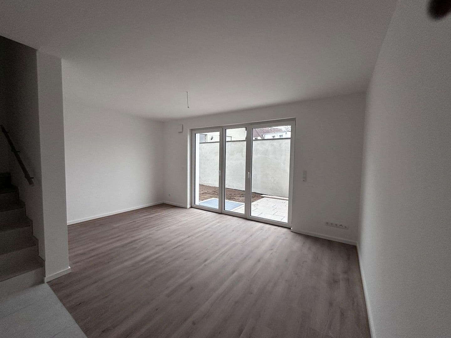 Prenájom domu 127 m², pozemek 160 m², Rennweg 54, Andernach, Porýnie-Falcko Prenájom domu 127 m², pozemek 160 m², Rennweg 54, Andernach, Porýnie-Falcko