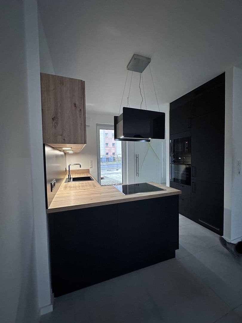 Prenájom domu 127 m², pozemek 160 m², Rennweg 54, Andernach, Porýnie-Falcko Prenájom domu 127 m², pozemek 160 m², Rennweg 54, Andernach, Porýnie-Falcko