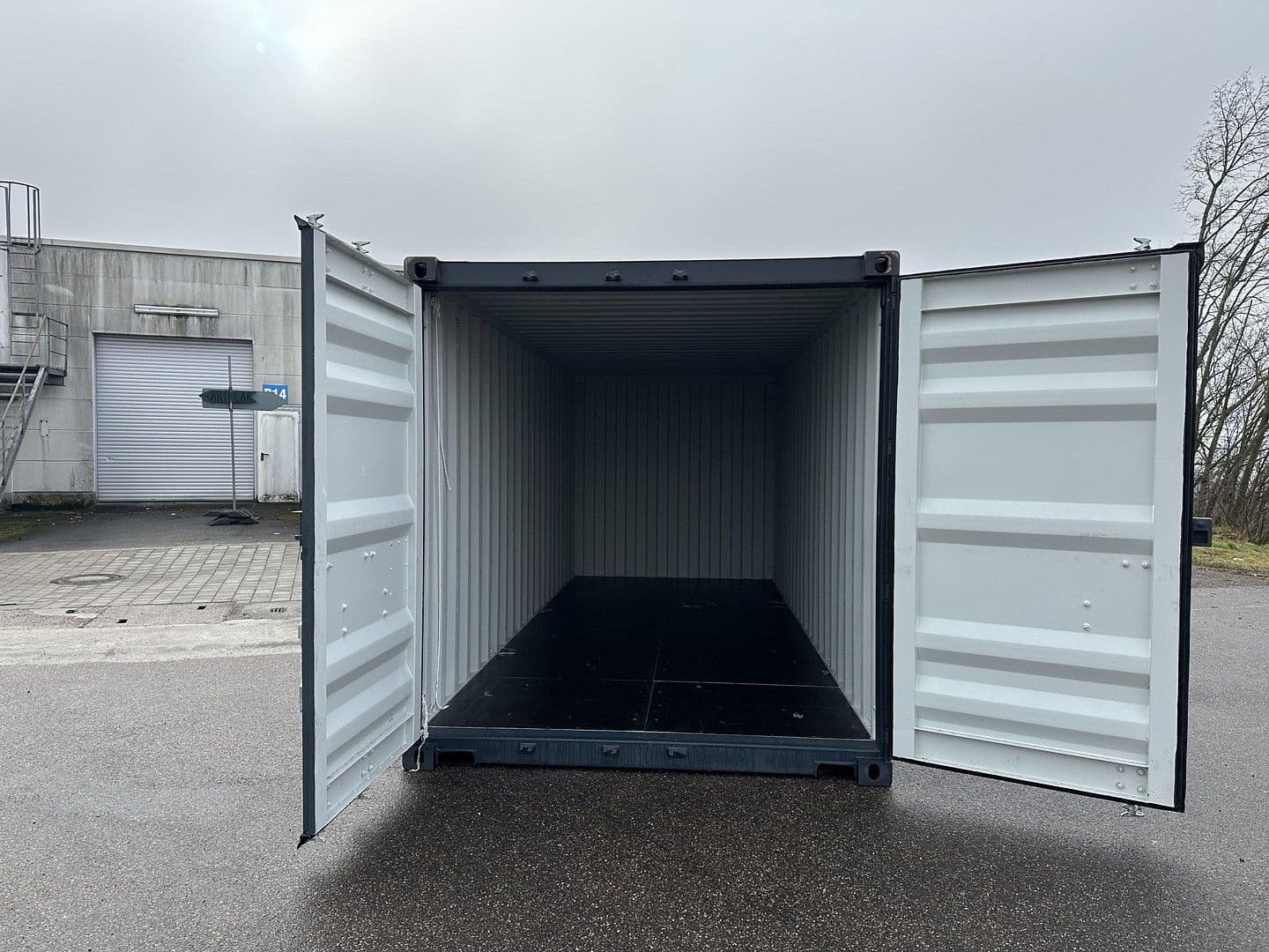 Prenájom nebytového priestoru 65.000 m², Pirmasens, Porýnie-Falcko Prenájom nebytového priestoru 65.000 m², Pirmasens, Porýnie-Falcko