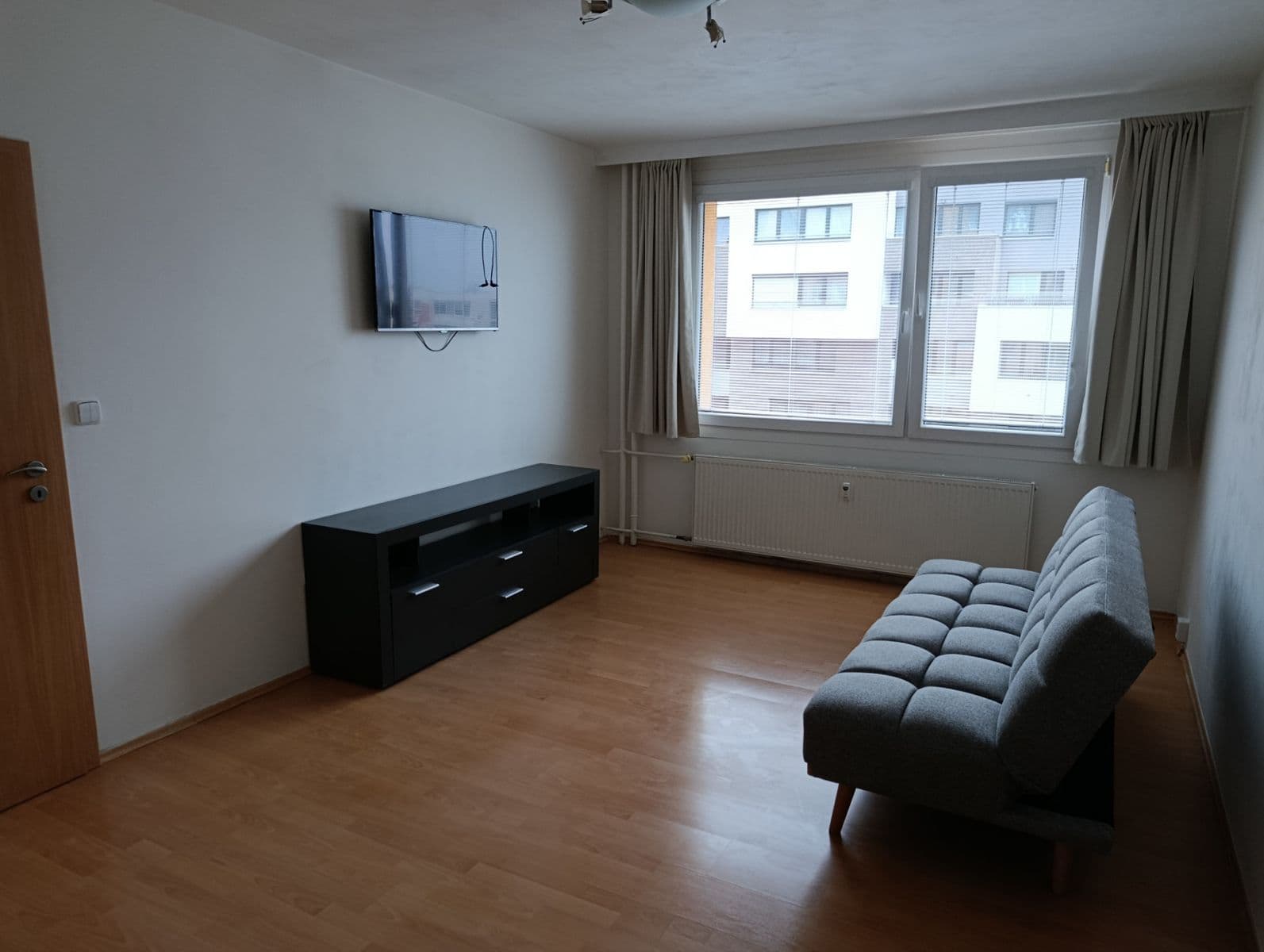 Prenájom bytu 1-izbový 38 m², Na Domovině, Praha, Praha Prenájom bytu 1-izbový 38 m², Na Domovině, Praha, Praha