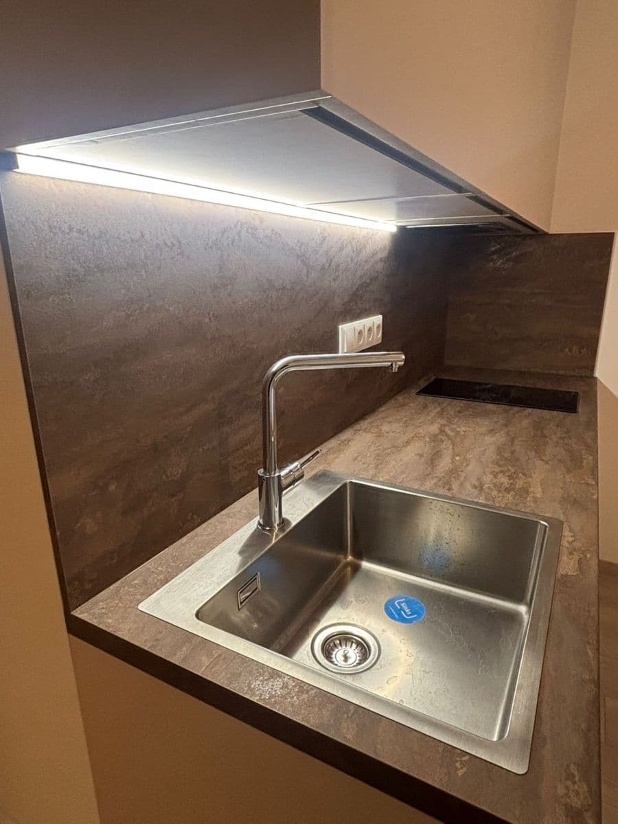 Prenájom bytu 1-izbový 33 m², Poděbradská, Praha, Praha Prenájom bytu 1-izbový 33 m², Poděbradská, Praha, Praha