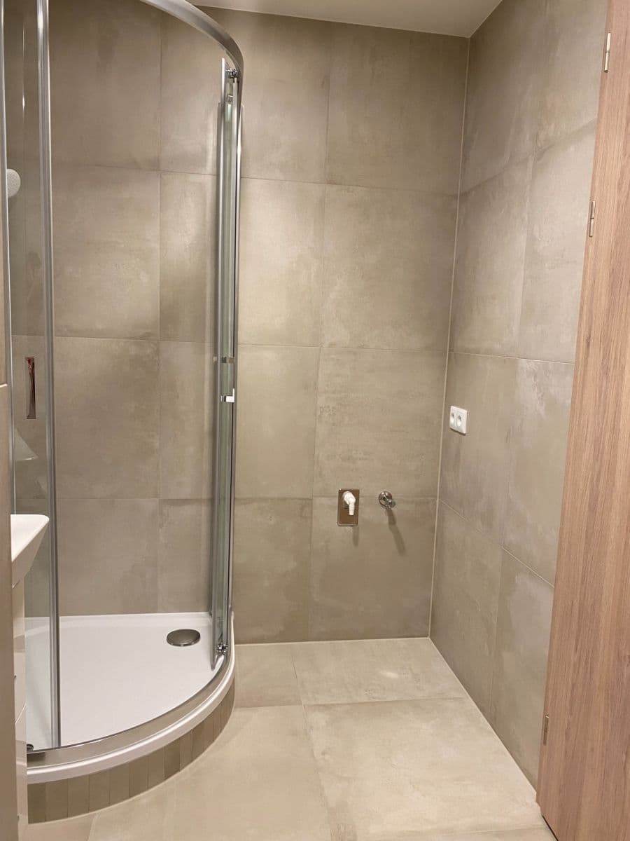 Prenájom bytu 1-izbový 33 m², Poděbradská, Praha, Praha Prenájom bytu 1-izbový 33 m², Poděbradská, Praha, Praha