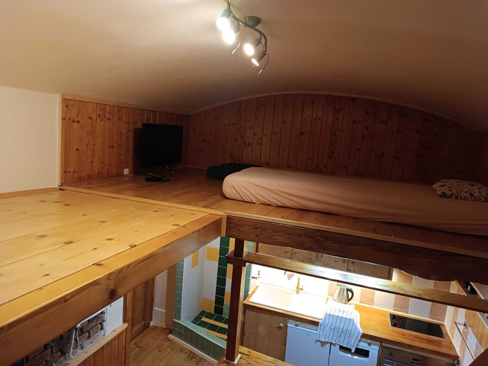 Prenájom bytu 18 m², Moravská, Praha, Praha Prenájom bytu 18 m², Moravská, Praha, Praha