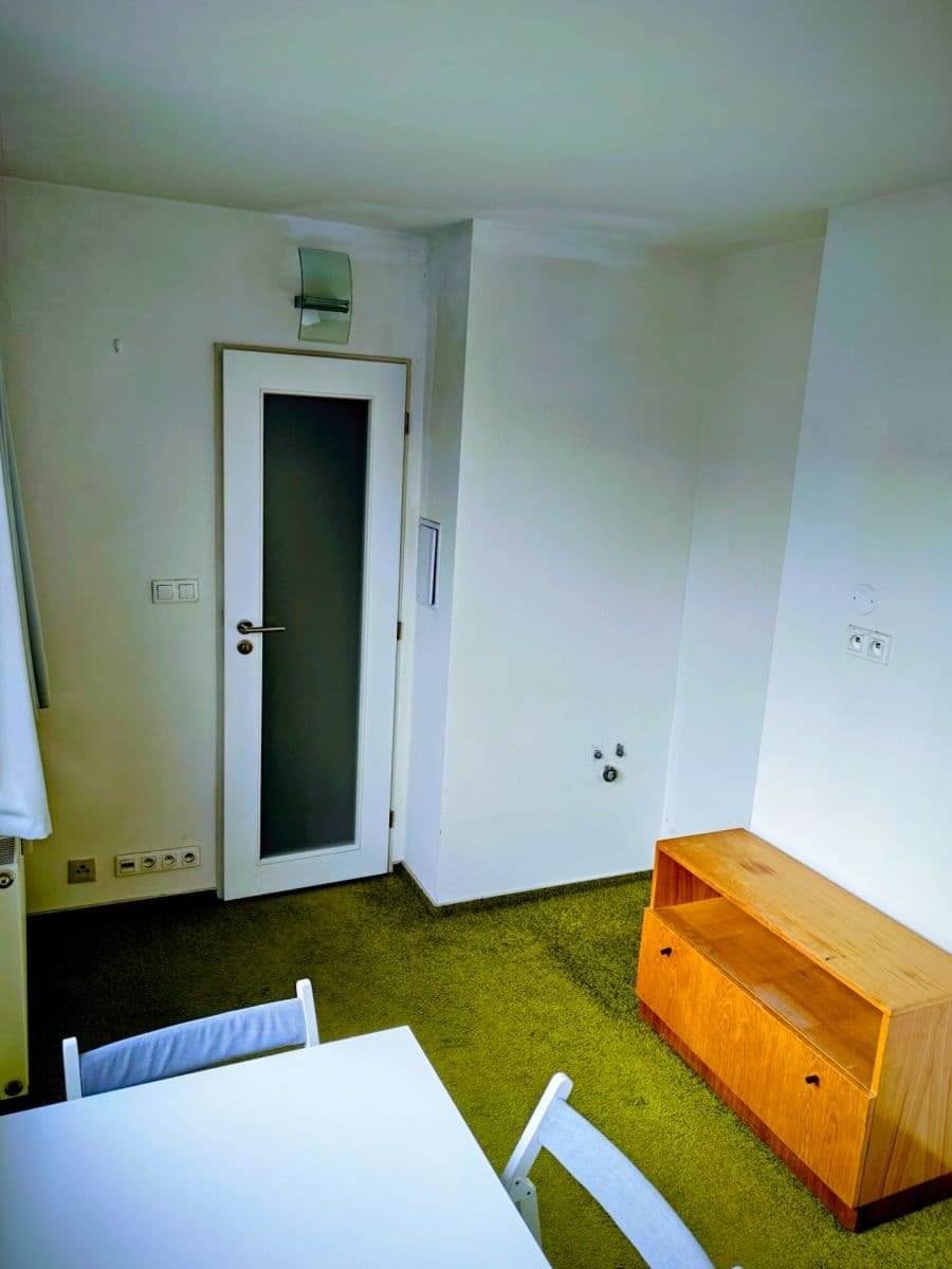 Prenájom bytu Garsoniéra 16 m², Molákova, Praha, Praha Prenájom bytu Garsoniéra 16 m², Molákova, Praha, Praha