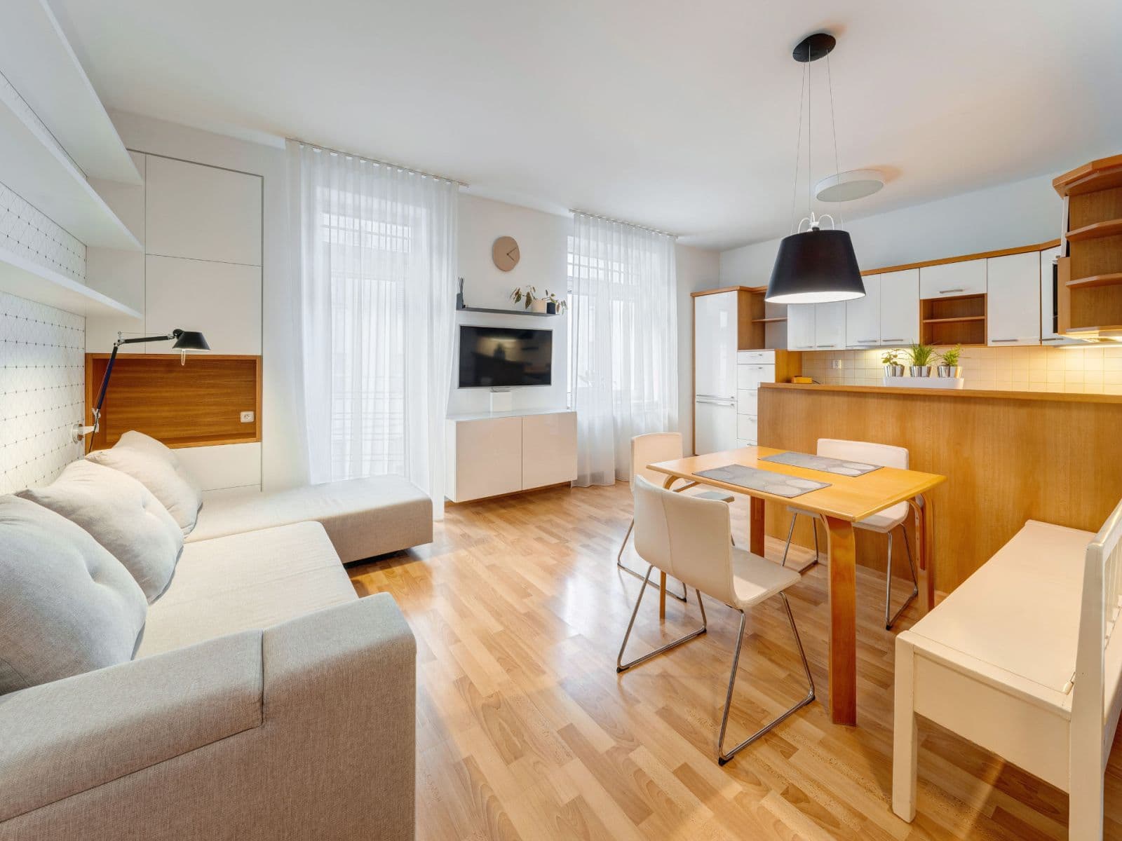 Prenájom bytu 3-izbový 70 m², U Třešňovky, Praha, Praha Prenájom bytu 3-izbový 70 m², U Třešňovky, Praha, Praha