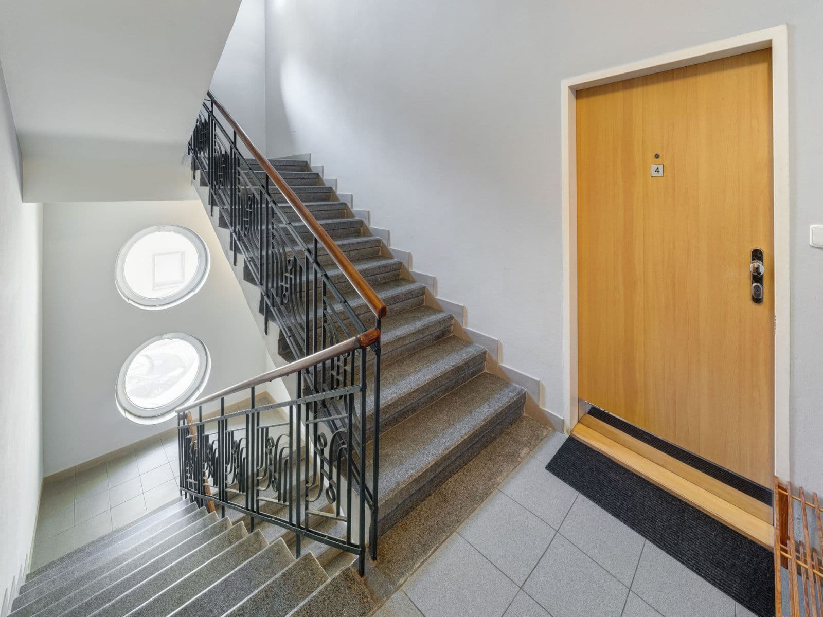 Prenájom bytu 3-izbový 70 m², U Třešňovky, Praha, Praha Prenájom bytu 3-izbový 70 m², U Třešňovky, Praha, Praha