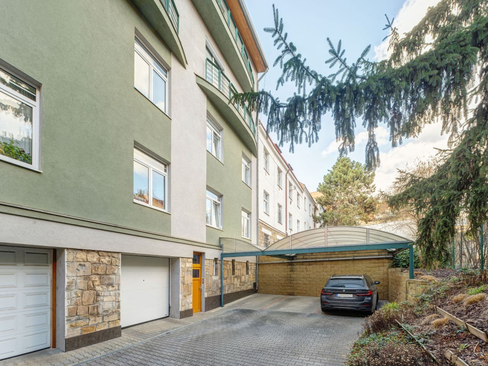 Prenájom bytu 3-izbový 70 m², U Třešňovky, Praha, Praha Prenájom bytu 3-izbový 70 m², U Třešňovky, Praha, Praha