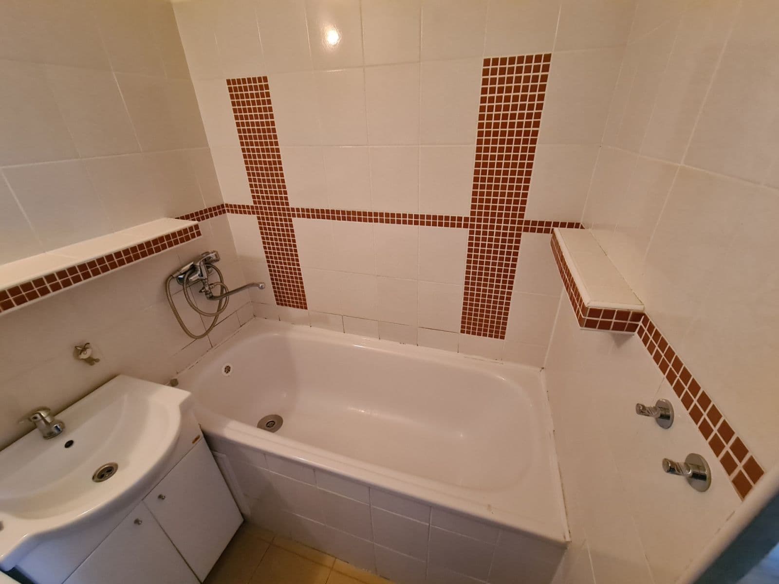 Prenájom bytu 3-izbový 73 m², Sídliště, Uherský Ostroh, Zlínský kraj Prenájom bytu 3-izbový 73 m², Sídliště, Uherský Ostroh, Zlínský kraj