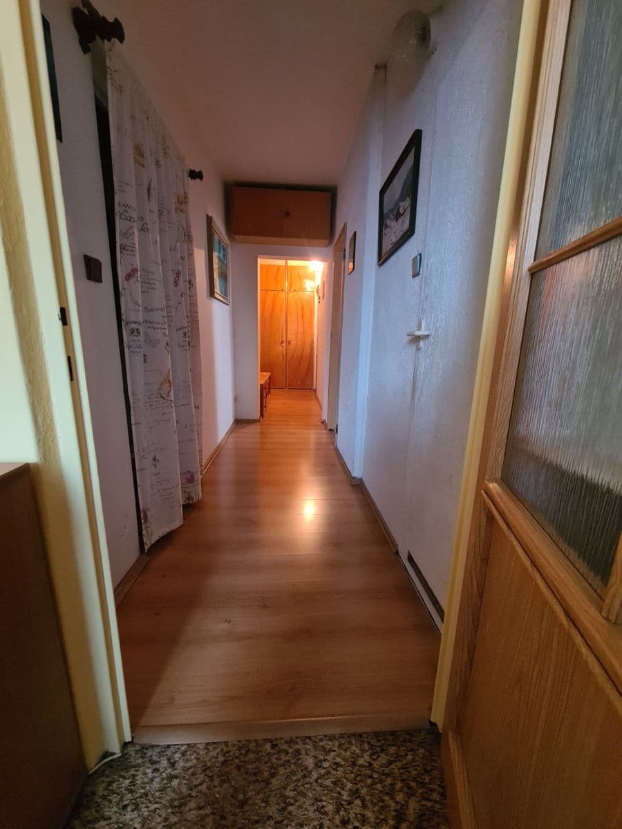 Prenájom bytu 3-izbový 73 m², Sídliště, Uherský Ostroh, Zlínský kraj Prenájom bytu 3-izbový 73 m², Sídliště, Uherský Ostroh, Zlínský kraj