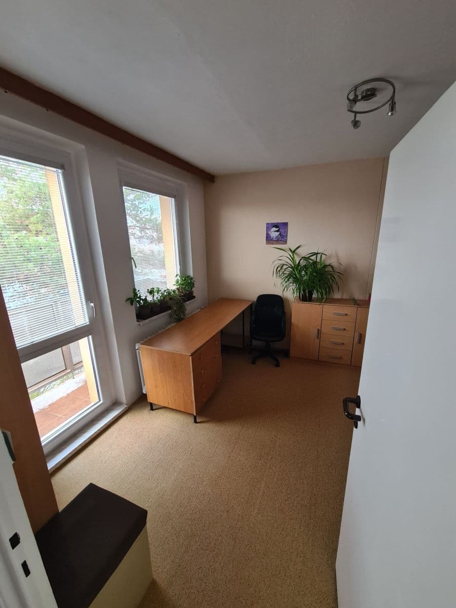 Prenájom bytu 3-izbový 73 m², Sídliště, Uherský Ostroh, Zlínský kraj Prenájom bytu 3-izbový 73 m², Sídliště, Uherský Ostroh, Zlínský kraj