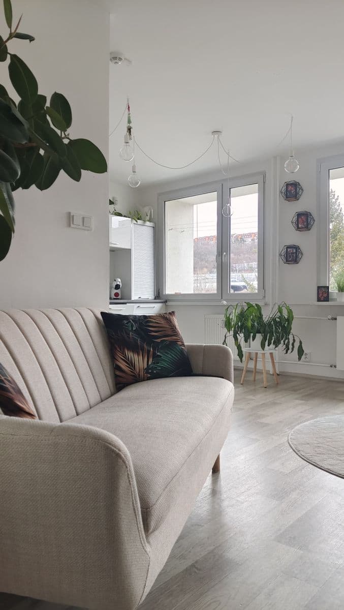 Prenájom bytu 3-izbový 68 m², Molákova, Praha, Praha Prenájom bytu 3-izbový 68 m², Molákova, Praha, Praha