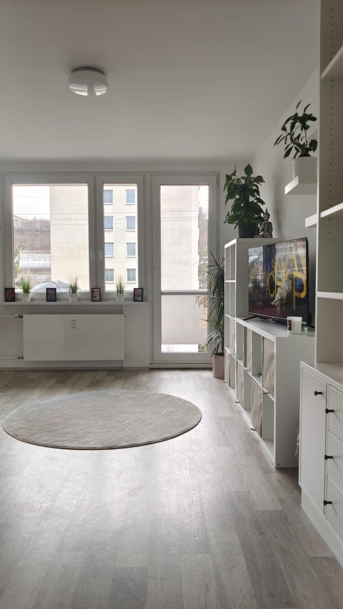 Prenájom bytu 3-izbový 68 m², Molákova, Praha, Praha Prenájom bytu 3-izbový 68 m², Molákova, Praha, Praha