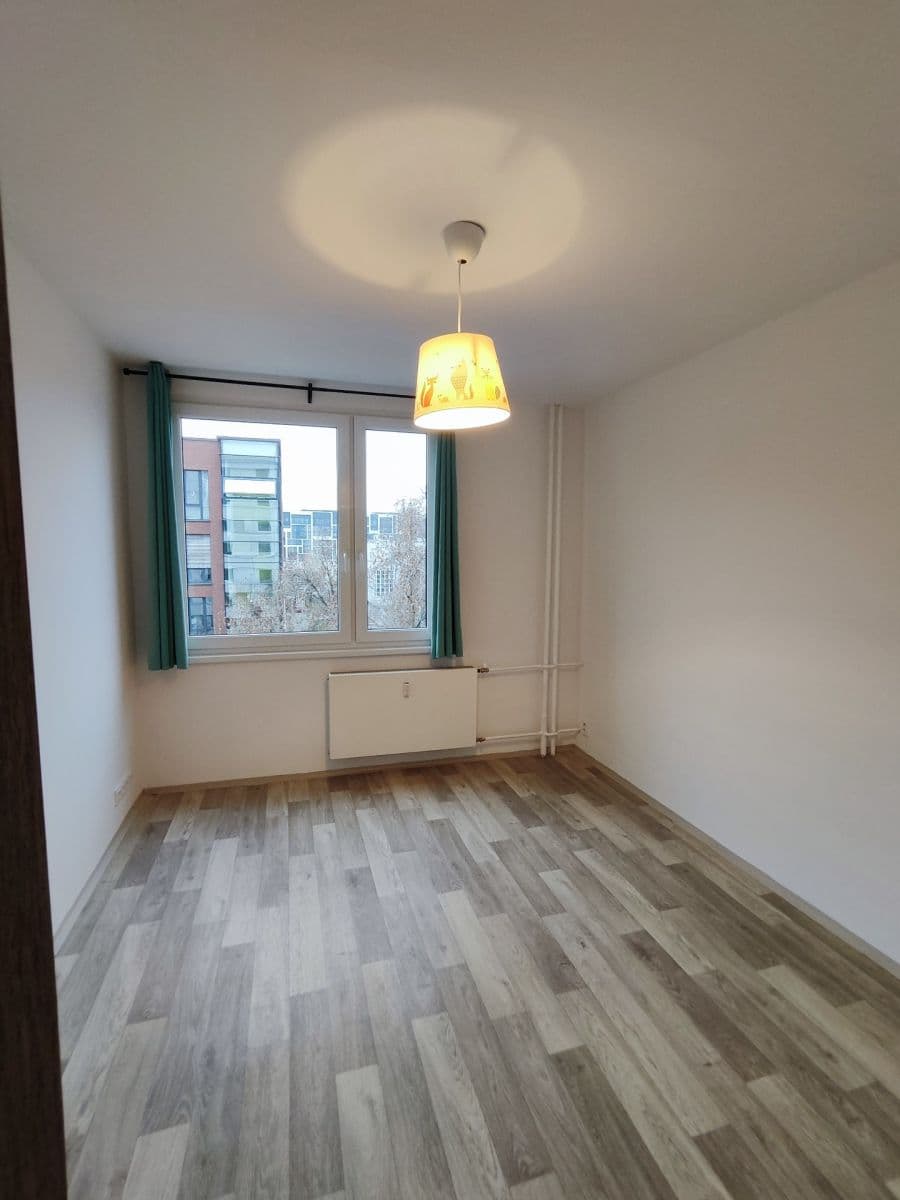 Prenájom bytu 3-izbový 68 m², Molákova, Praha, Praha Prenájom bytu 3-izbový 68 m², Molákova, Praha, Praha