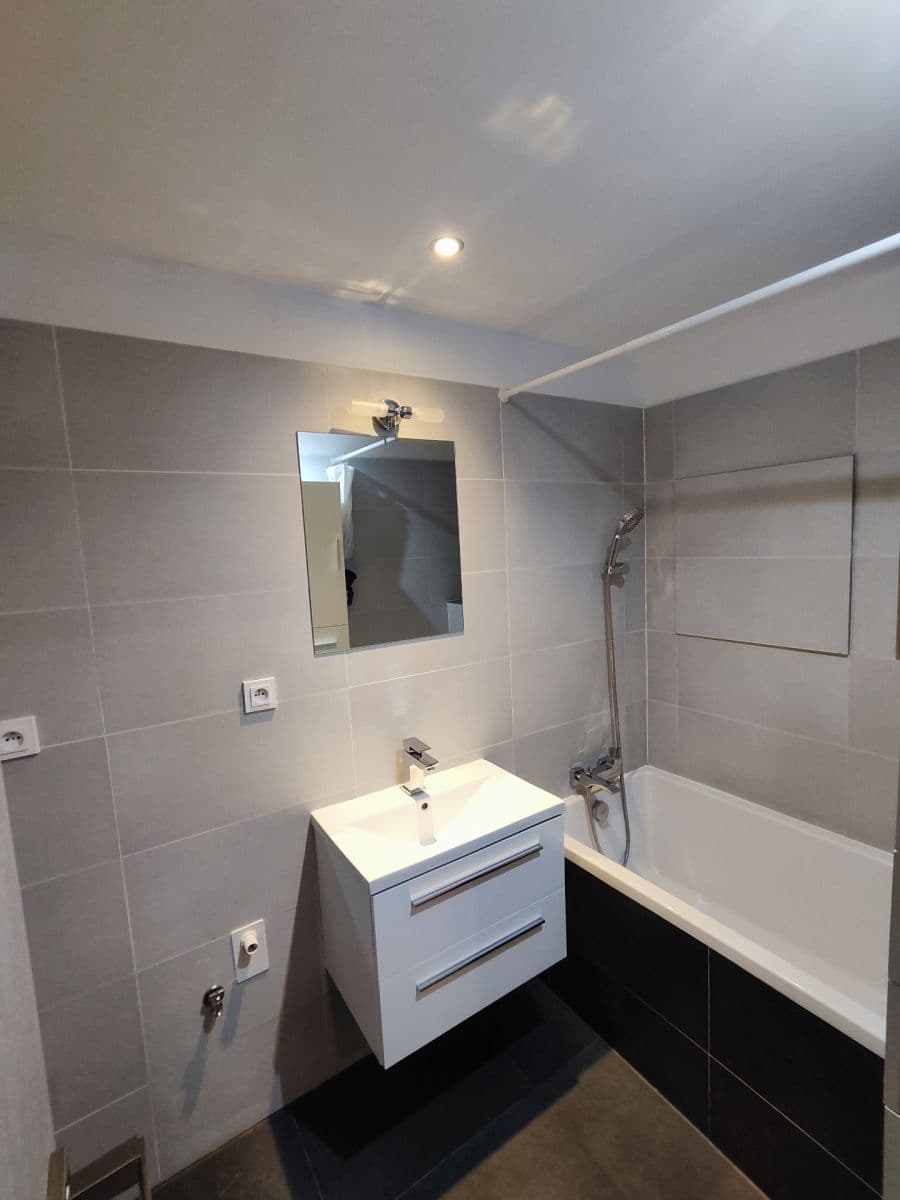 Prenájom bytu 3-izbový 68 m², Molákova, Praha, Praha Prenájom bytu 3-izbový 68 m², Molákova, Praha, Praha