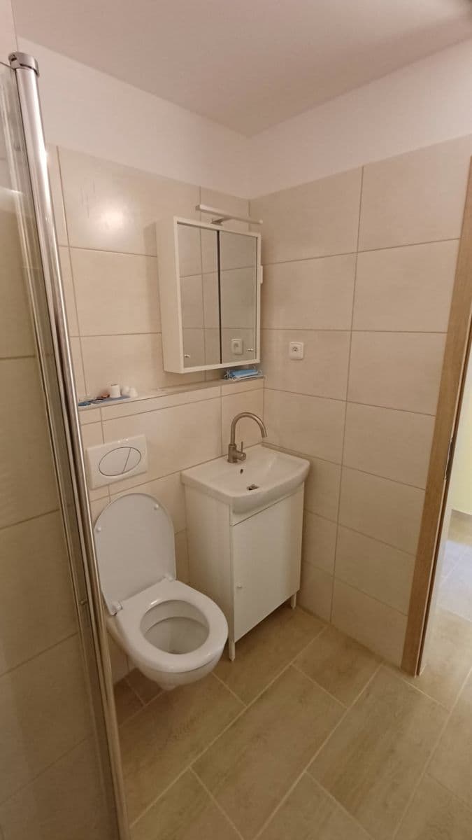 Prenájom bytu 2-izbový 42 m², Kpt. Nálepky, Podbořany, Ústecký kraj Prenájom bytu 2-izbový 42 m², Kpt. Nálepky, Podbořany, Ústecký kraj
