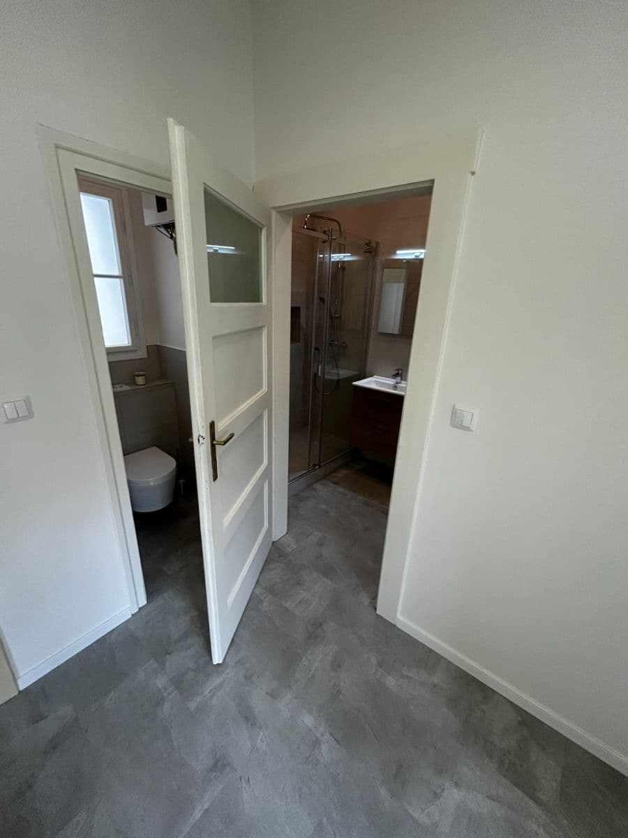 Prenájom bytu 2-izbový 53 m², Osadní, Praha, Praha Prenájom bytu 2-izbový 53 m², Osadní, Praha, Praha