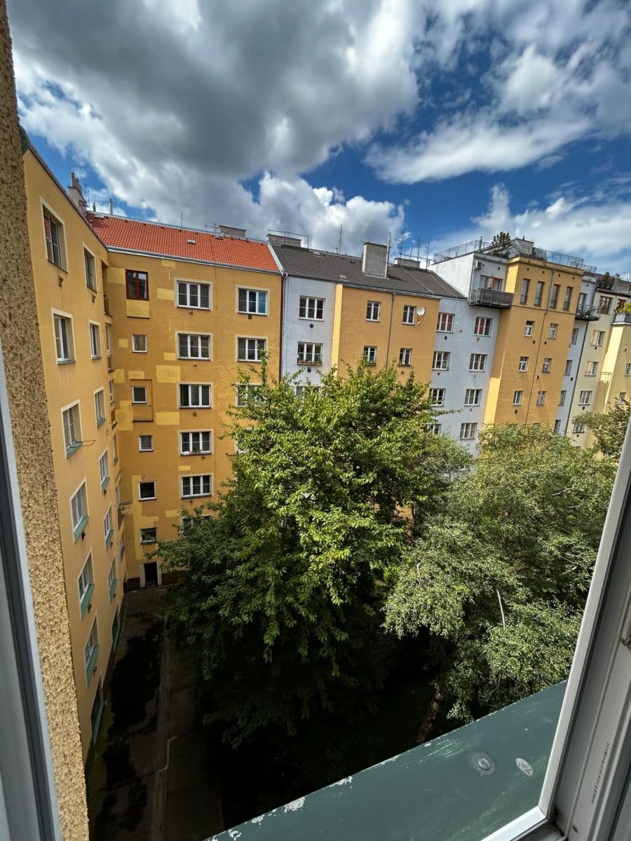 Prenájom bytu 2-izbový 53 m², Osadní, Praha, Praha Prenájom bytu 2-izbový 53 m², Osadní, Praha, Praha