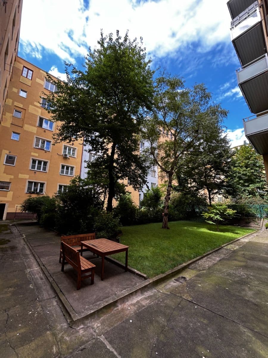 Prenájom bytu 2-izbový 53 m², Osadní, Praha, Praha Prenájom bytu 2-izbový 53 m², Osadní, Praha, Praha